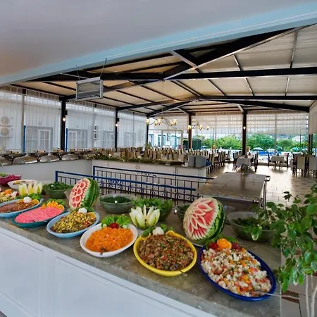 Semesteranläggning (resort) Larissa Blue 2*